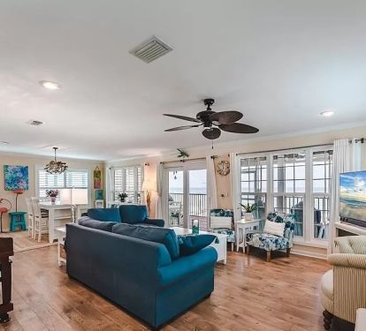 Living Room w/Amazing Gulf Views!!