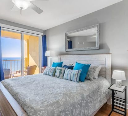 King Bed w/Dream Cloud in Master Bedroom