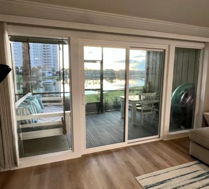 Screened-in Patio with View of Stewart Lake