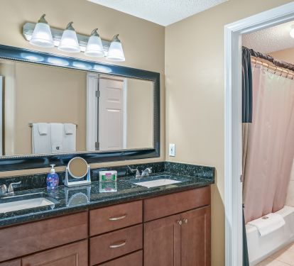Master Bedroom Bathroom