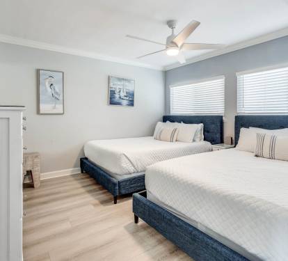 Guest suite with 2 Queen beds and full bath attached!