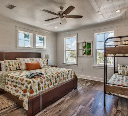 2nd Family Rm King PLUS twin bunks, private bathroom tub/shower combo, King #6