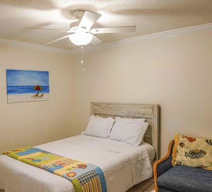 Guest bedroom - queen