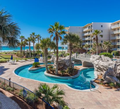 Waterscape Resort offers direct beach access, a lazy river and pools