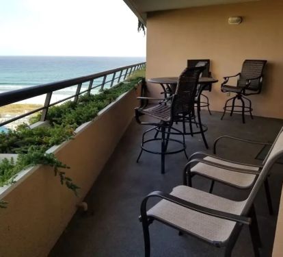 Oversized balcony