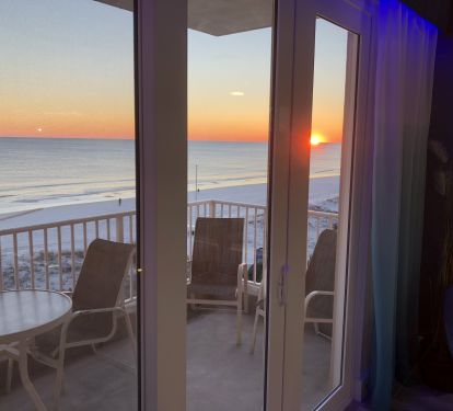 Watch the endless sunsets from your westernly view daily 