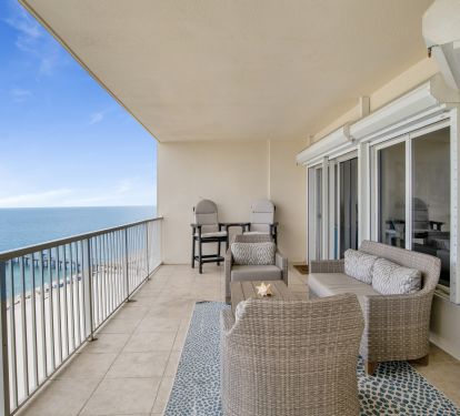 Amazing balcony on top floor - it's not unusual to see pelicans fly by!