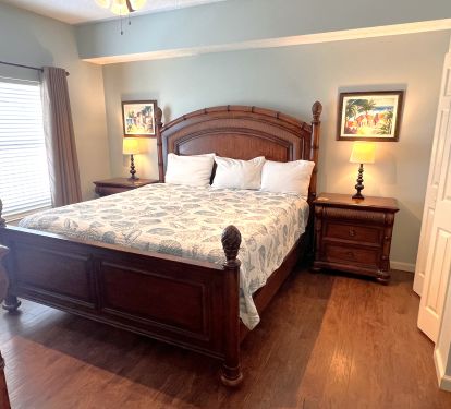 Large Master suits with king bed.