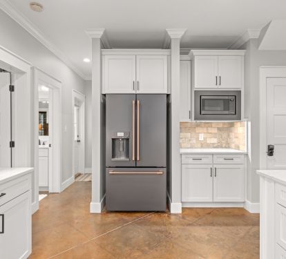 GE Cafe Appliances, Fridge makes ice and both HOT and COLD water.