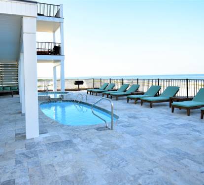 GULF FRONT LOUNGING SPILL OVER &amp; POOL - LARGE TRAVERTINE DECK &amp; SEATING GROUPS