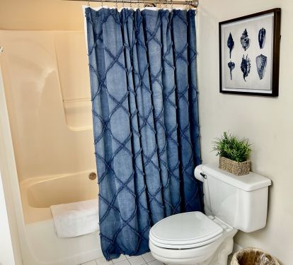 Large Master Bathroom with tub/shower combo