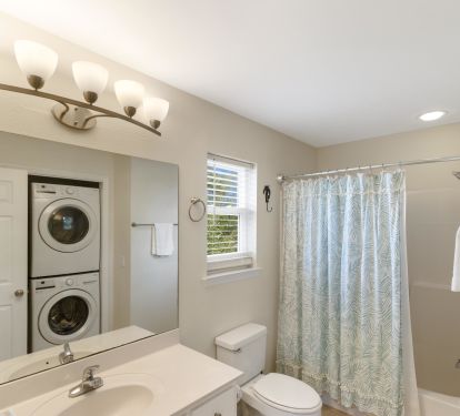 Main Level Hall Bath w/Laundry