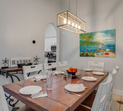 Dining room is great for a large group