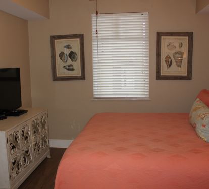 As in all our King Bedrooms, this one has a 45-inch Samsung flat screen TV