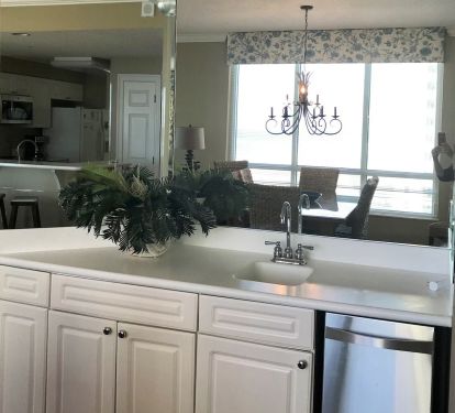 bar with sink and icemaker