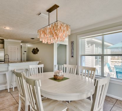 Kitchen/Dining Area w/access to 2 porches