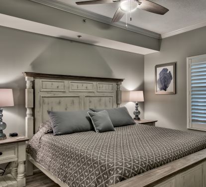 The 2nd bedroom is huge with a king bed. It's essentially another master bdrm!