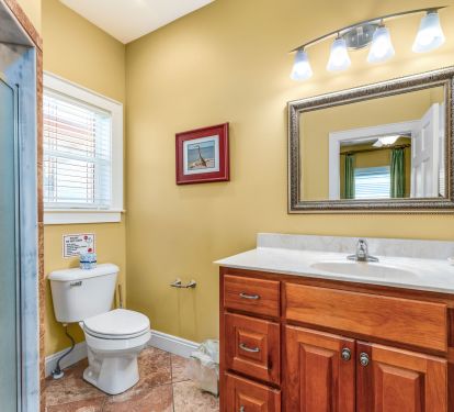 Queen Bathroom With shower