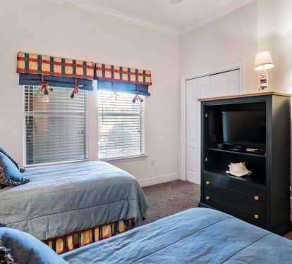 HDTV, large closet in 3rd BR