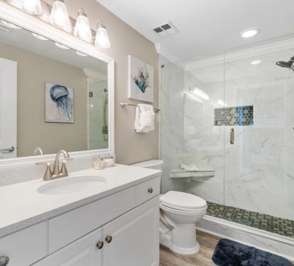 Updated quartz countertops, tile &amp; shower