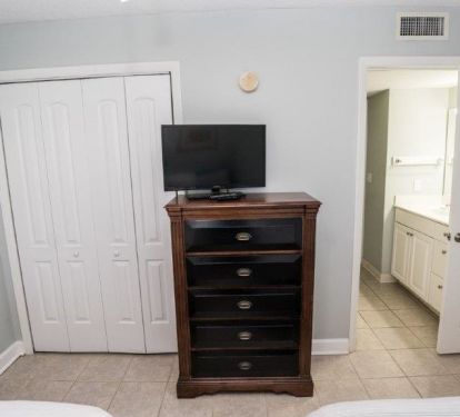 2nd Bedroom Connected to Bathroom