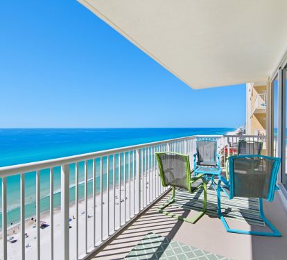 Unobstructed view to the right on the balcony