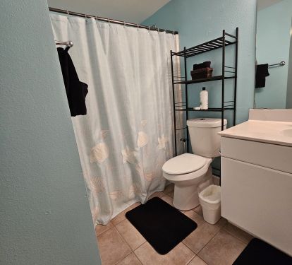 2nd bedroom bath