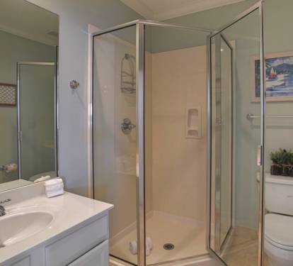 Second floor full bathroom