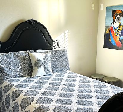 Guest Bedroom-Full Bed