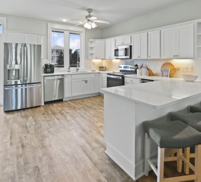 Fully Stocked Chef's Kitchen w/New Appliances