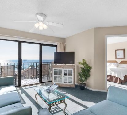 Spacious living/dining area with smart tv