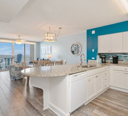 Lovely granite - newer white shaker cabinets - a fabulous kitchen!
