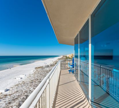 Unique wrap-around balcony with sweeping views