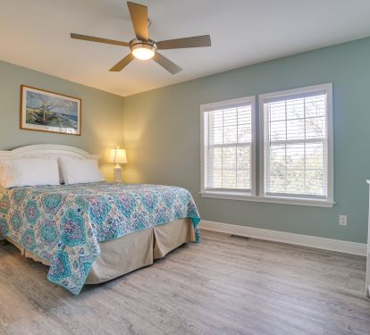 King Bedroom w/ 55" Smart Tv