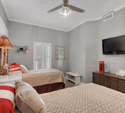 Twin bedroom
