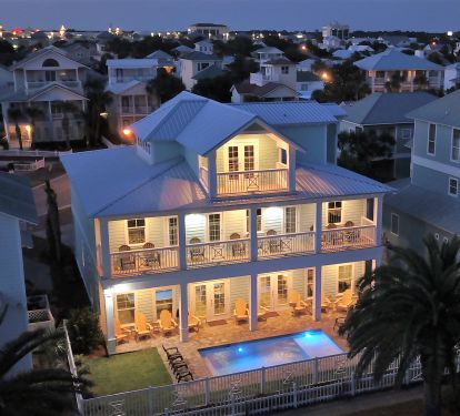 Great location - 150 steps to beach access and a half-mile to Destin Commons