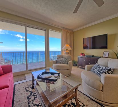 Great room with a great view!   Large HDTV, HDDVR and balcony access!