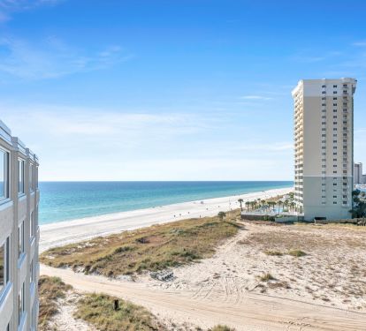 Panoramic Beachfront Views &ndash; Rare Corner of the Building Perspective