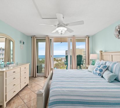 Master bedroom suite (King bed)