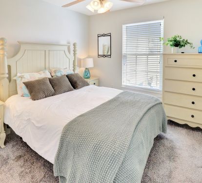 Lower Level Queen Bedroom