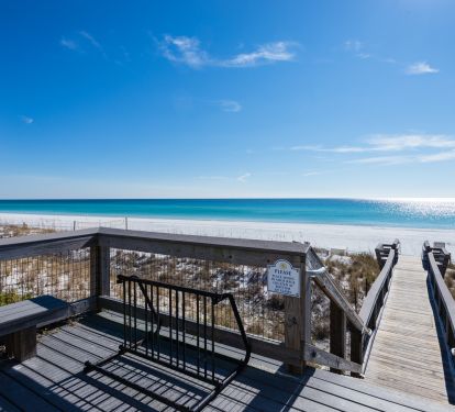 Private Entrance to Beach for Guest