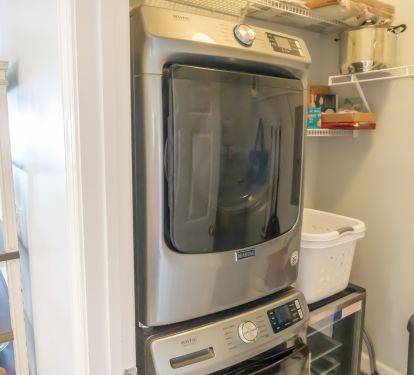 Large Utility Room with Full Sized Washer and Dryer, Beverage Cooler, High Chair