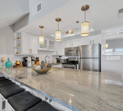 Full kitchen