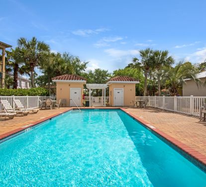 The large community pool is a great place to cool off!