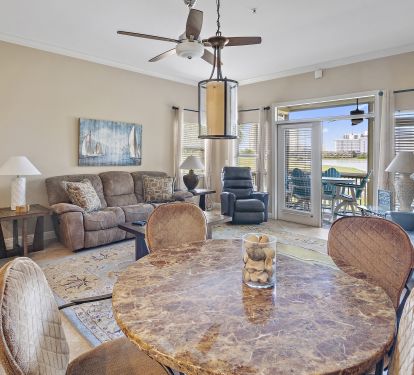 Spacious living area with lots of seating