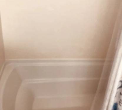 2nd bathroom with full size tub