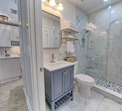 Gorgeous New Bathroom off queen suite 1st FL