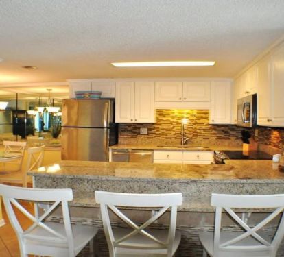 Kitchen - Breakfast Bar