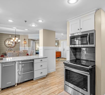 Plenty of room in kitchen to prepare meals for the family 