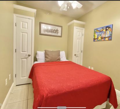 Second bedroom with queen size bed!